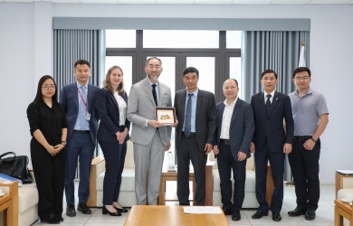 Tăng cường hợp tác với các đối tác Canada trong đào tạo và nghiên cứu những lĩnh vực mũi nhọn